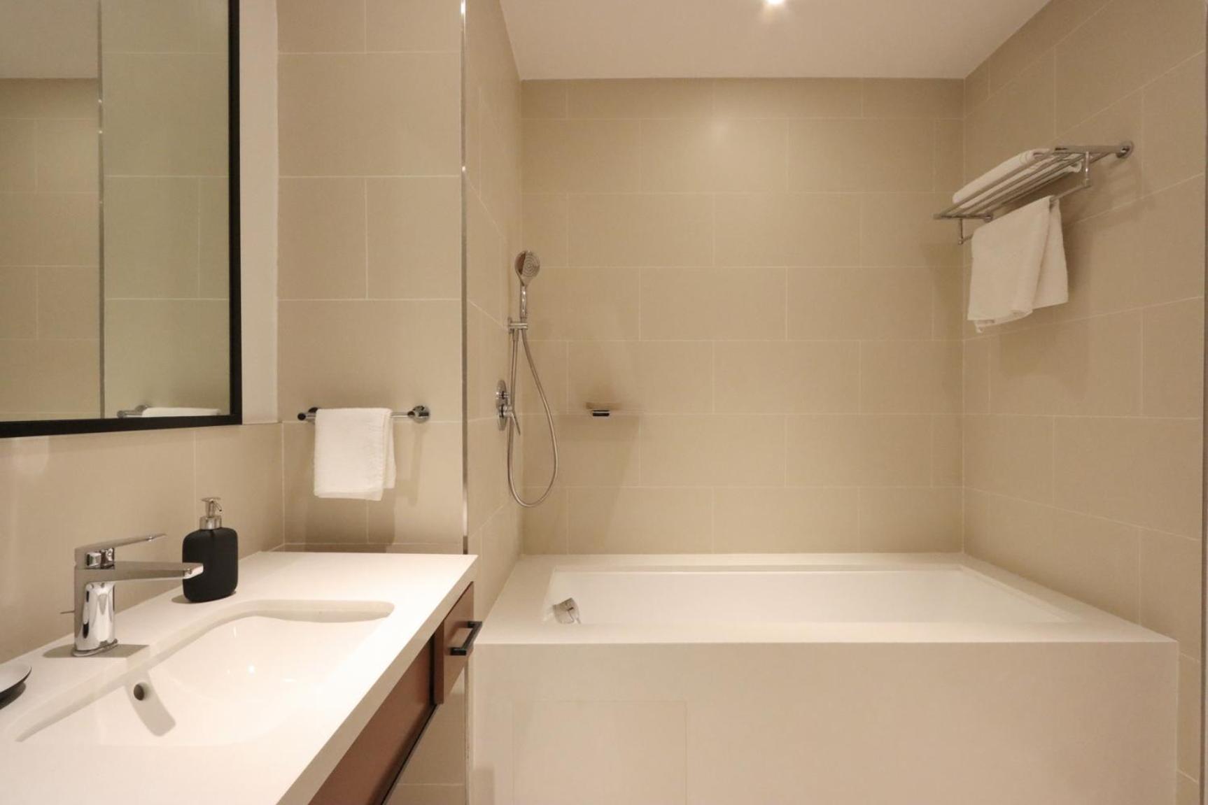 Livbnb - 3br Heaven With Sea, Sunset View In Vida Apartment Dubai