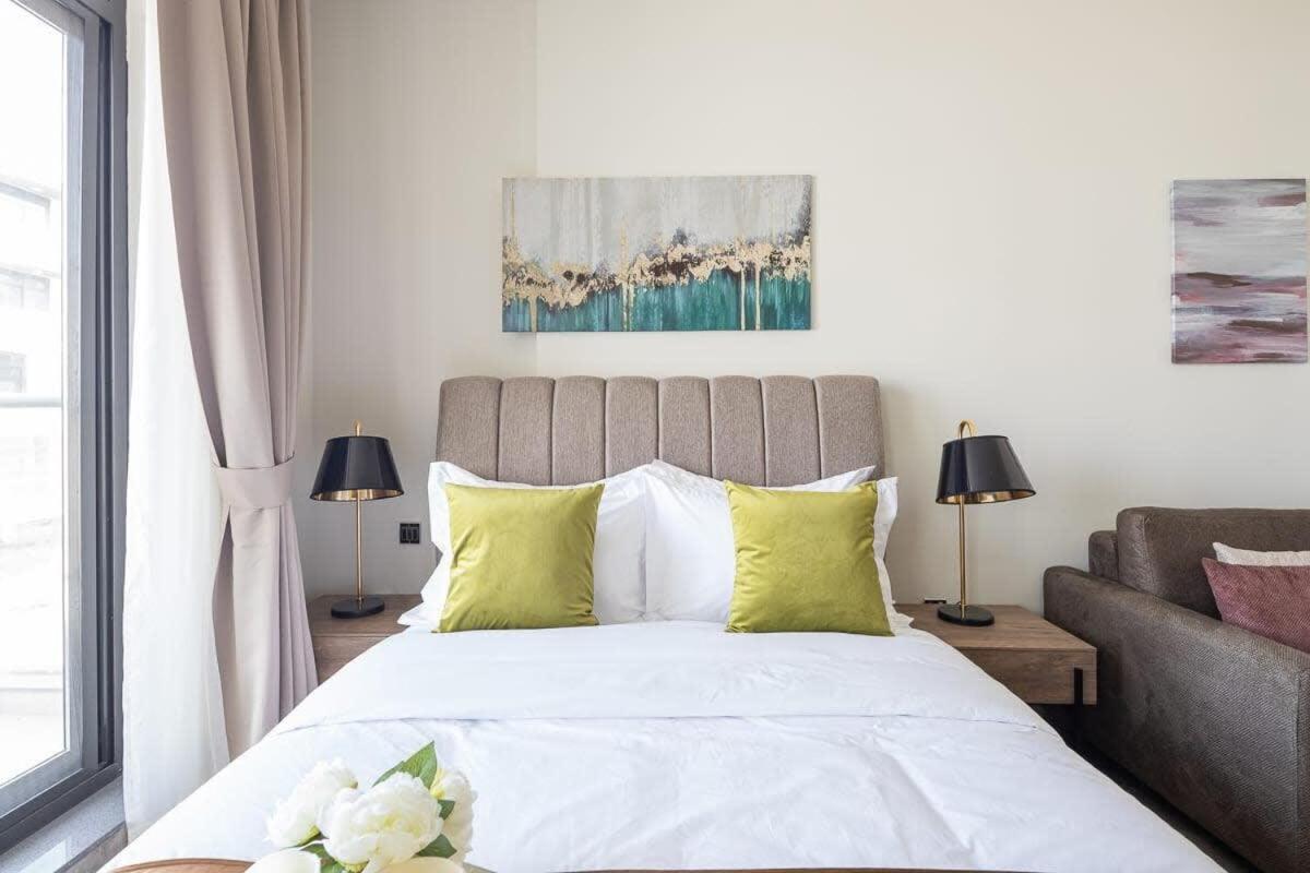 Frank Porter - Majestique 2 Apartment
