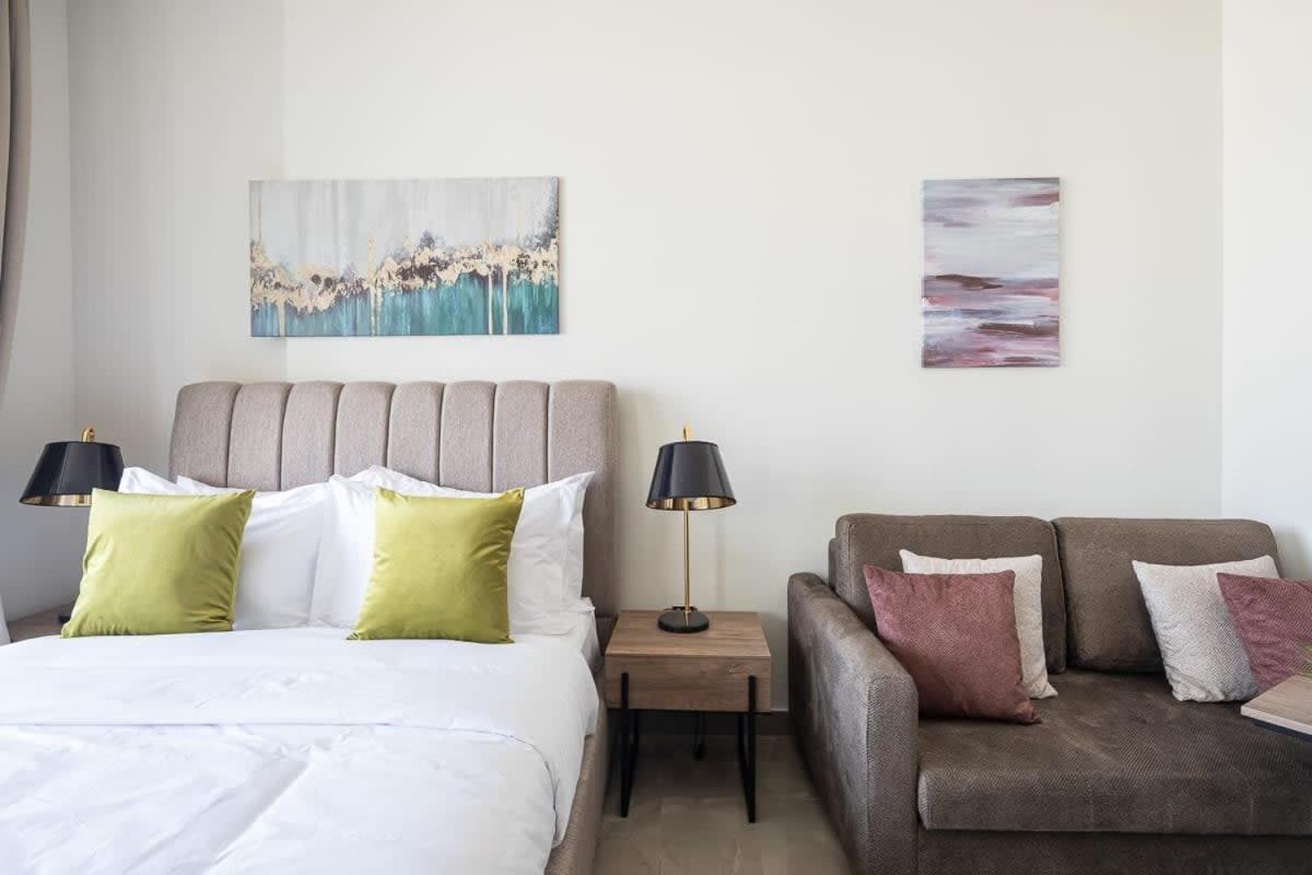 Frank Porter - Majestique 2 Apartment *