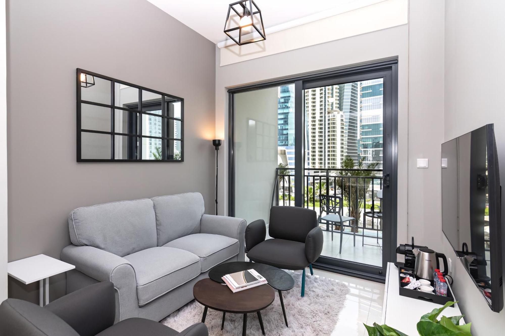 Citihome -1br With Balcony & Pool View In Zada Tower * Dubai