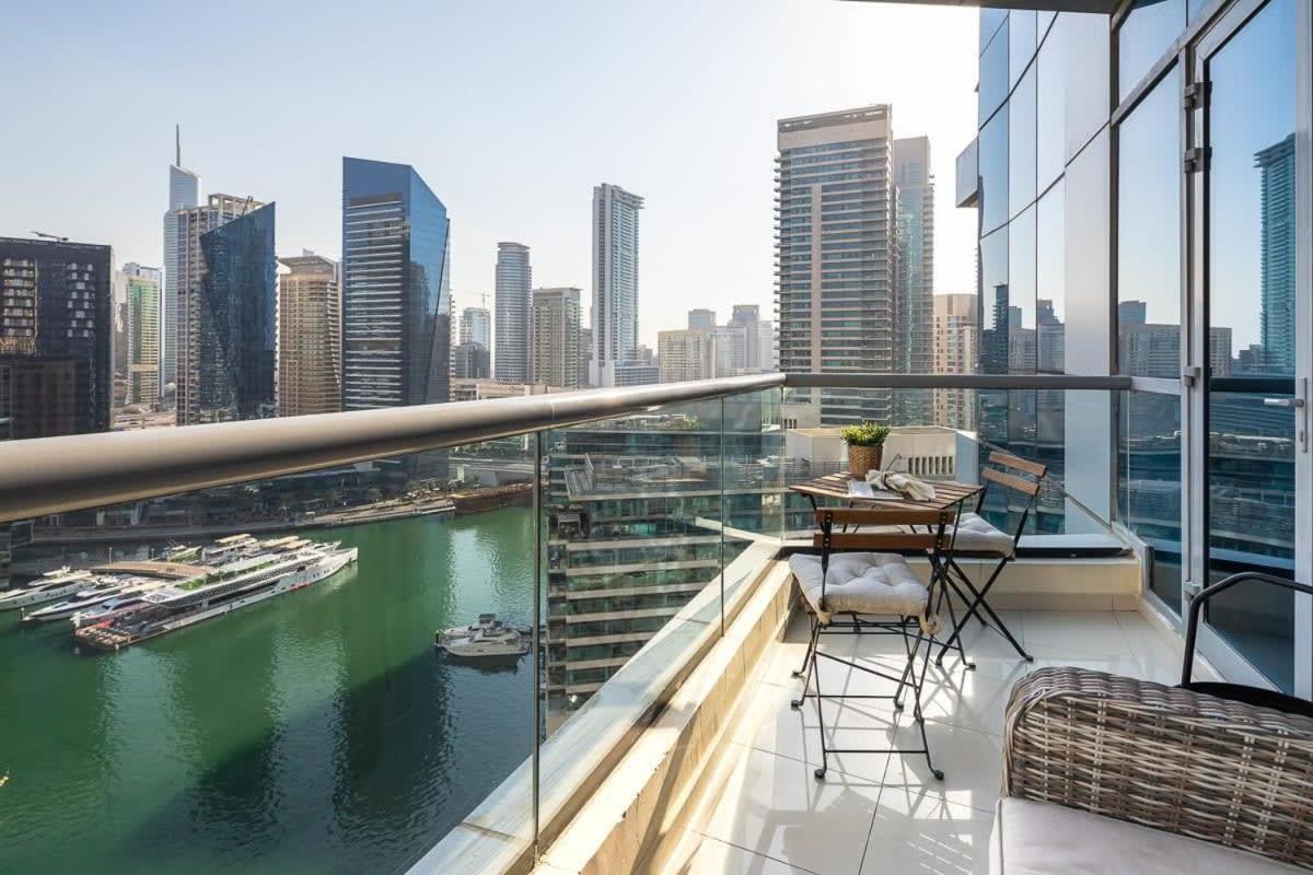 Frank Porter - Bay Central West * Dubai