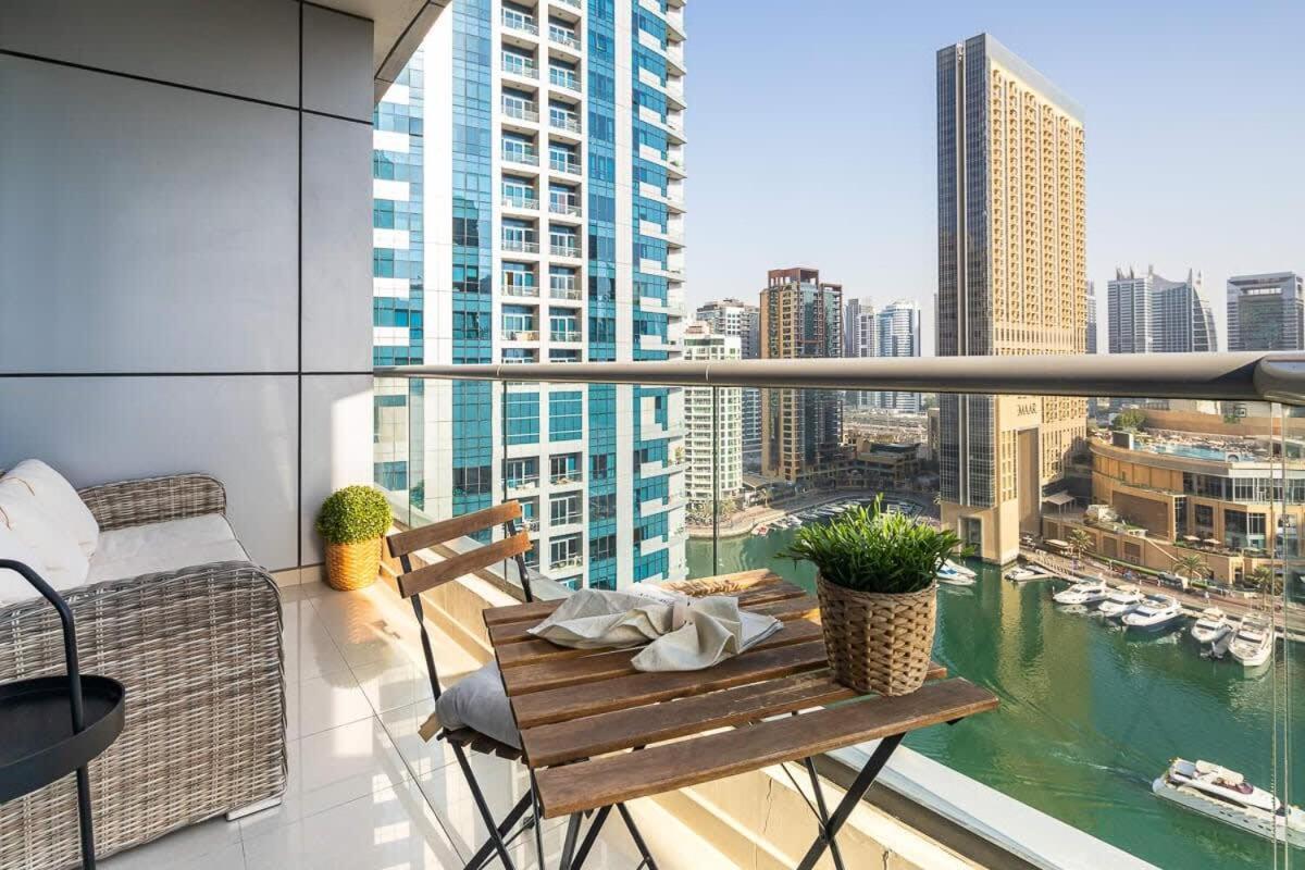 Frank Porter - Bay Central West * Dubai