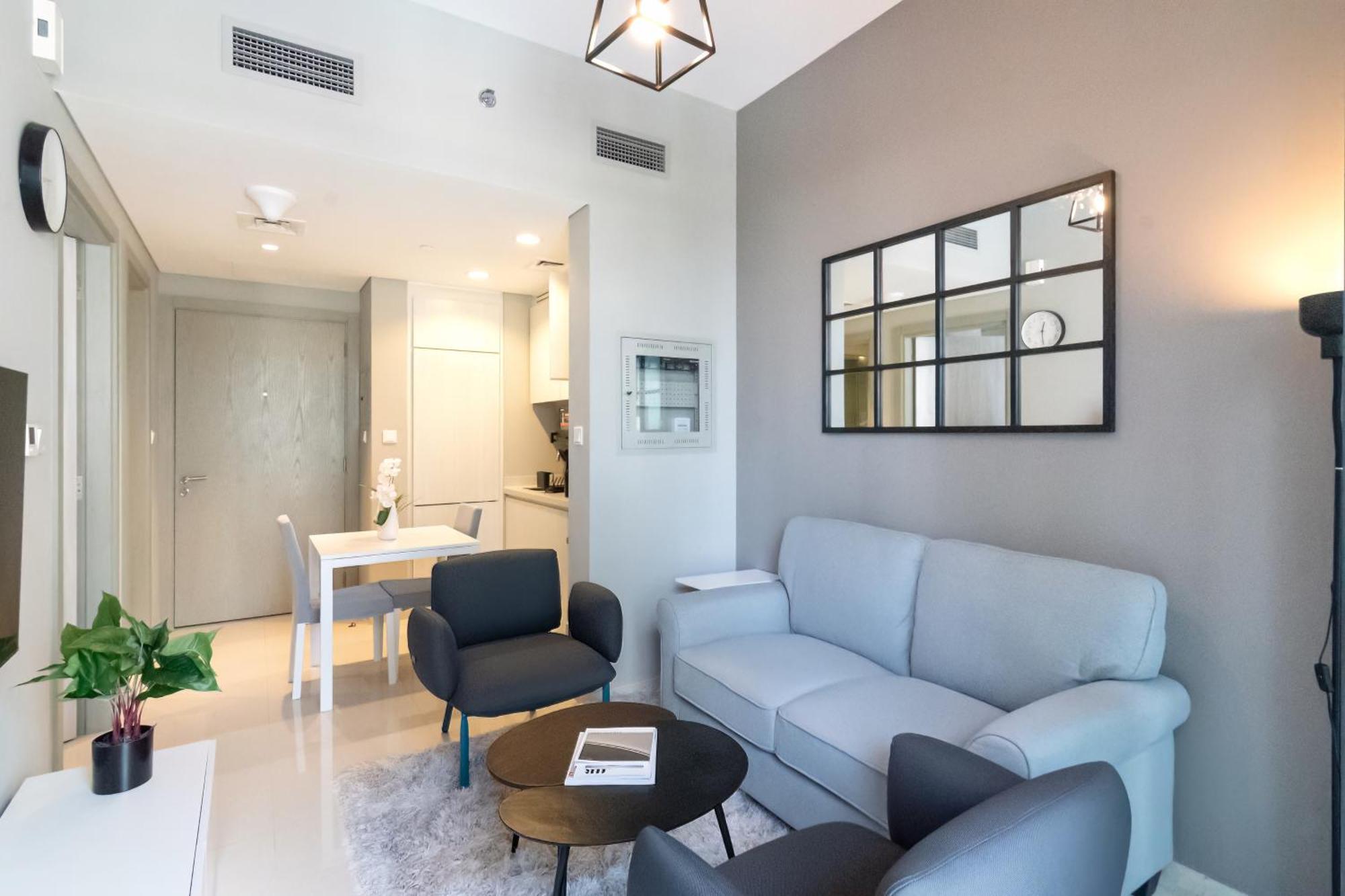 Citihome -1br With Balcony & Pool View In Zada Tower *