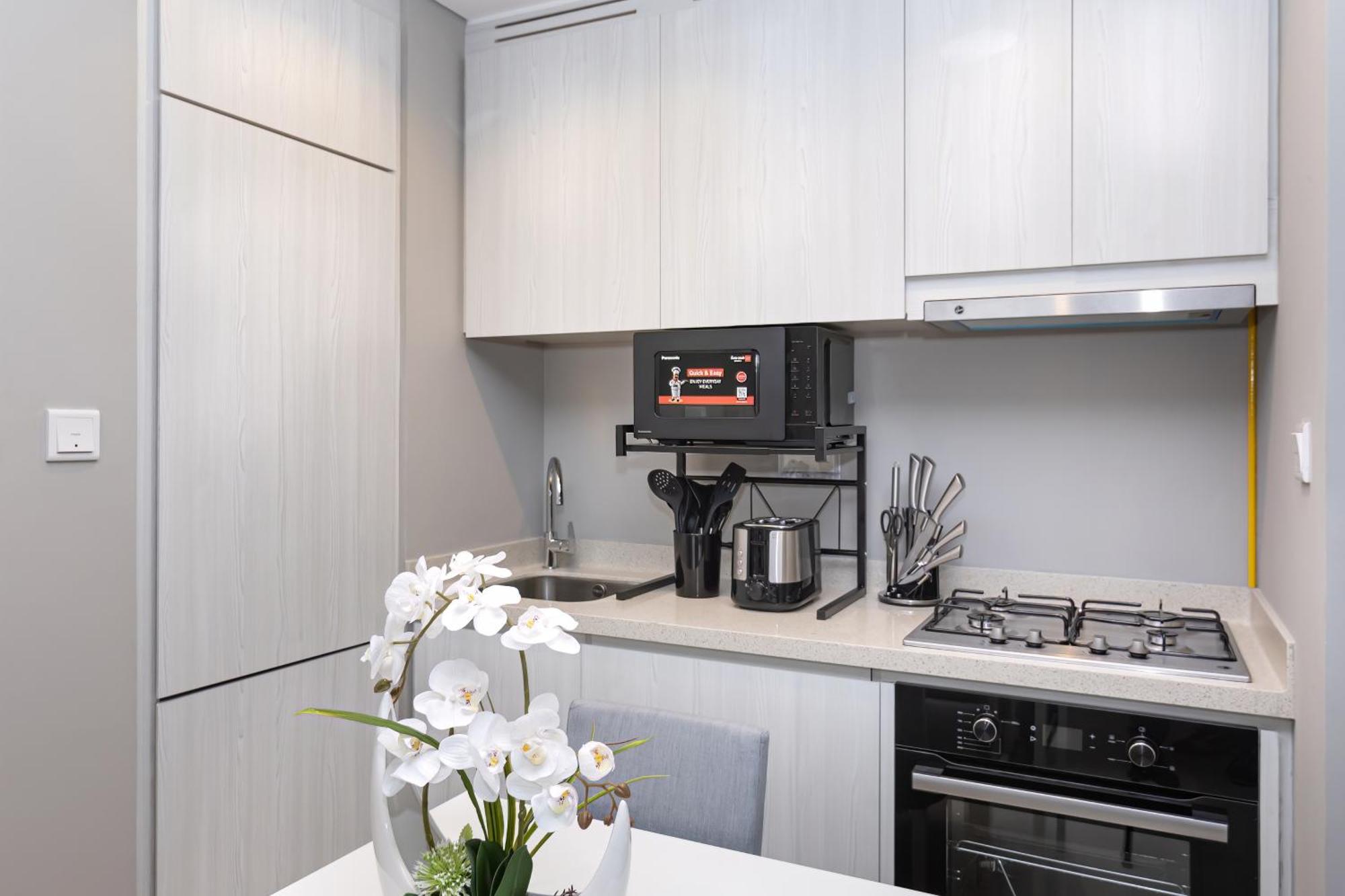 Citihome -1br With Balcony & Pool View In Zada Tower * Dubai