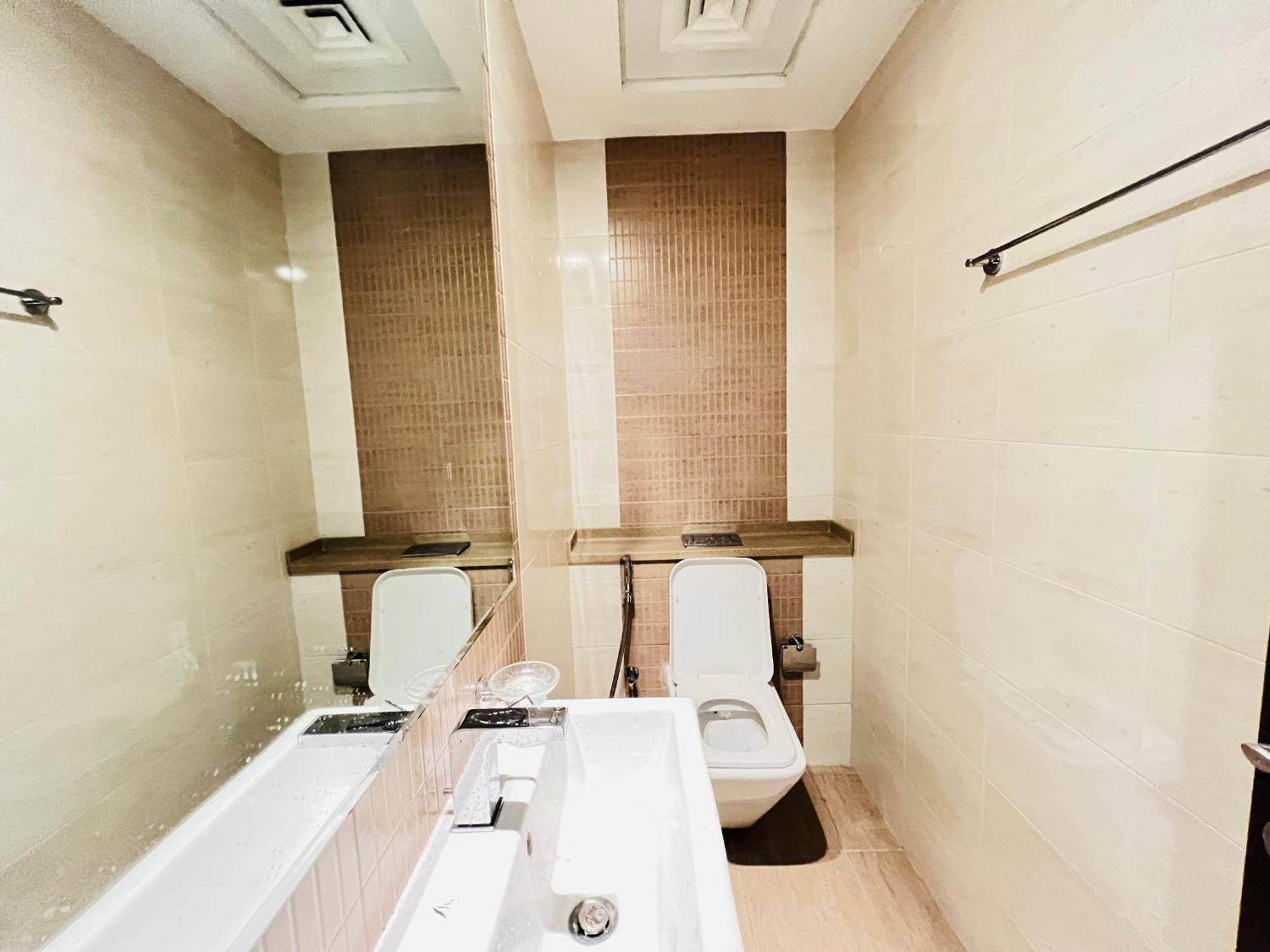 1 Bedroom Flat, Luxury Amenities, Near Jbr & Club With Free Parking In Jbr *