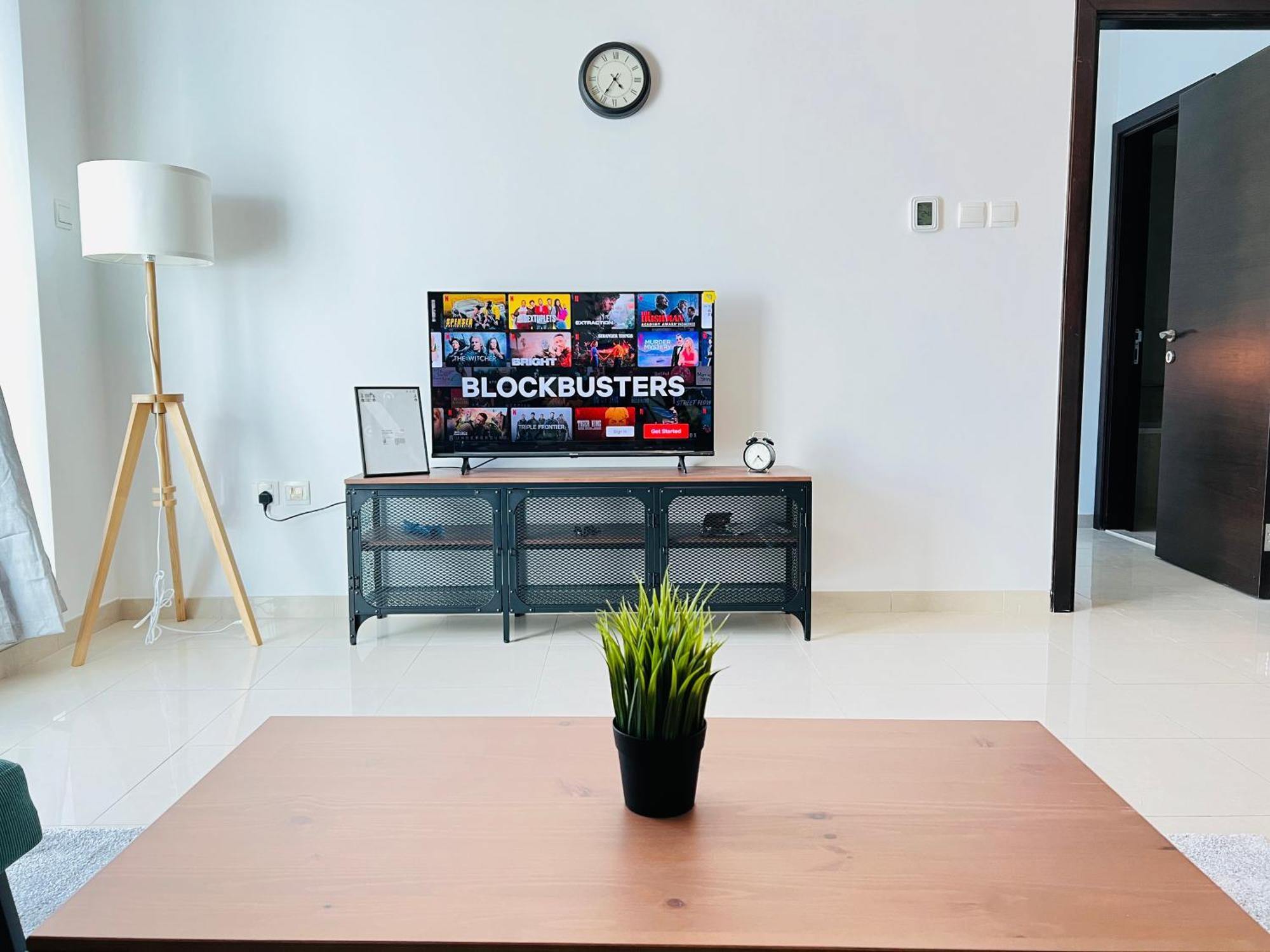 1 Bedroom Flat, Luxury Amenities, Near Jbr & Club With Free Parking In Jbr