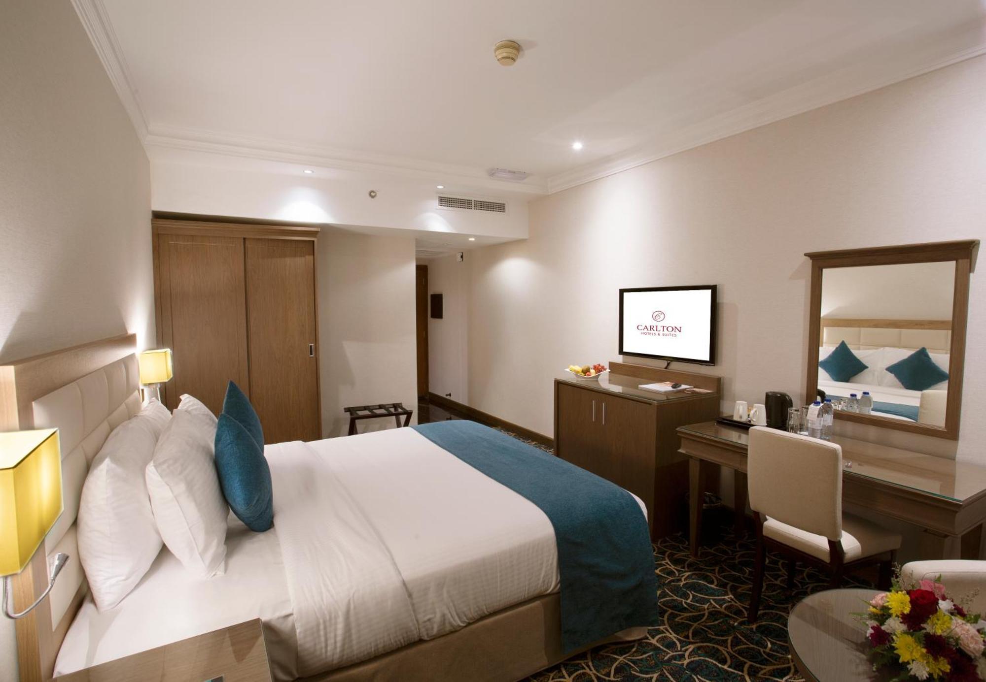 Carlton Tower Hotel 4*