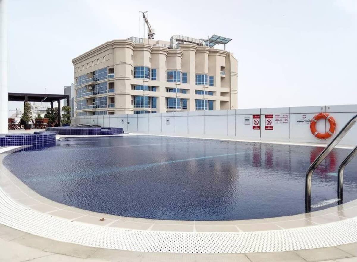 Frank Porter - Saba 3 Apartment Dubai
