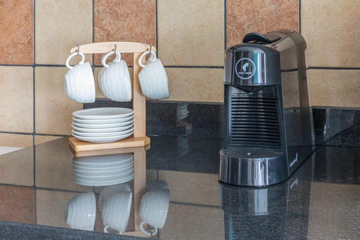 Frank Porter - Indigo Tower Daire Dubai