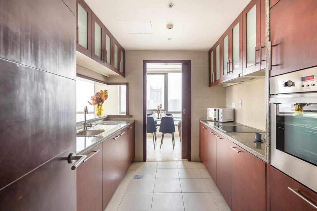 Frank Porter - South Ridge Tower 2 Apartment