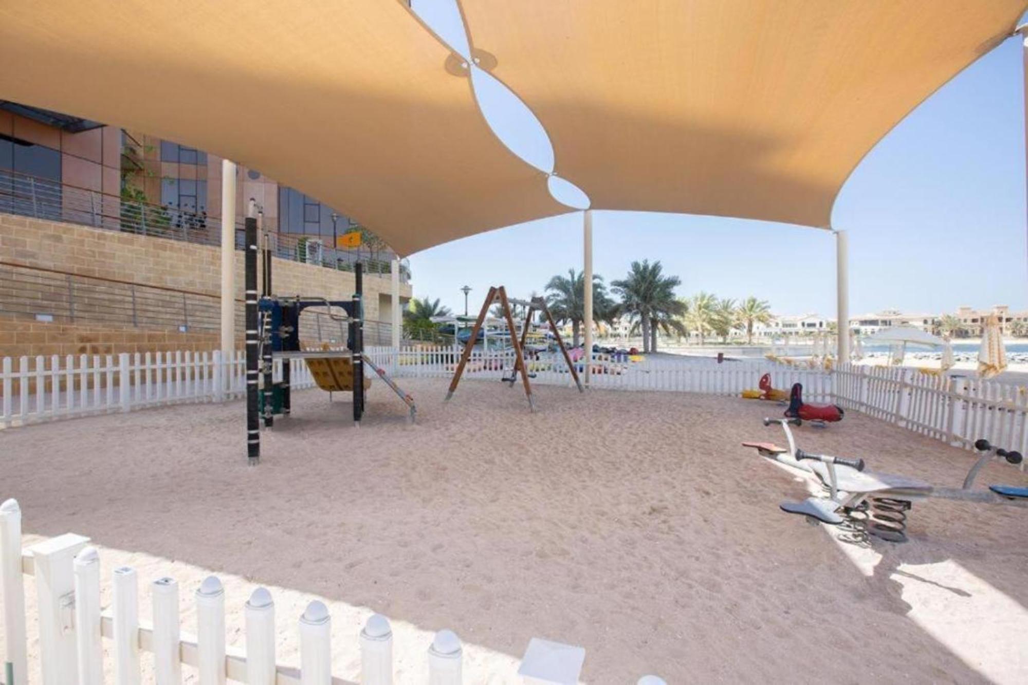 Tiara Residences, Free & Pool Access *