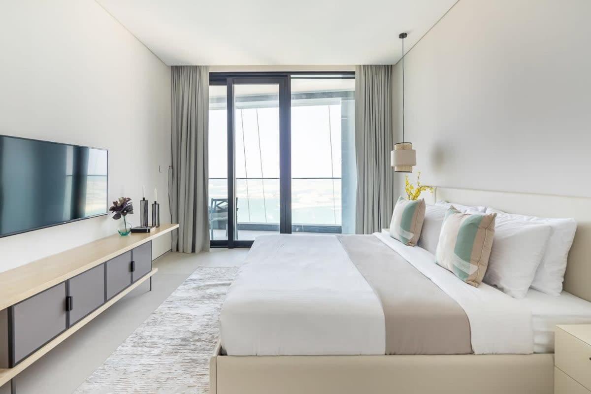 Frank Porter - The Address Jbr Dubai