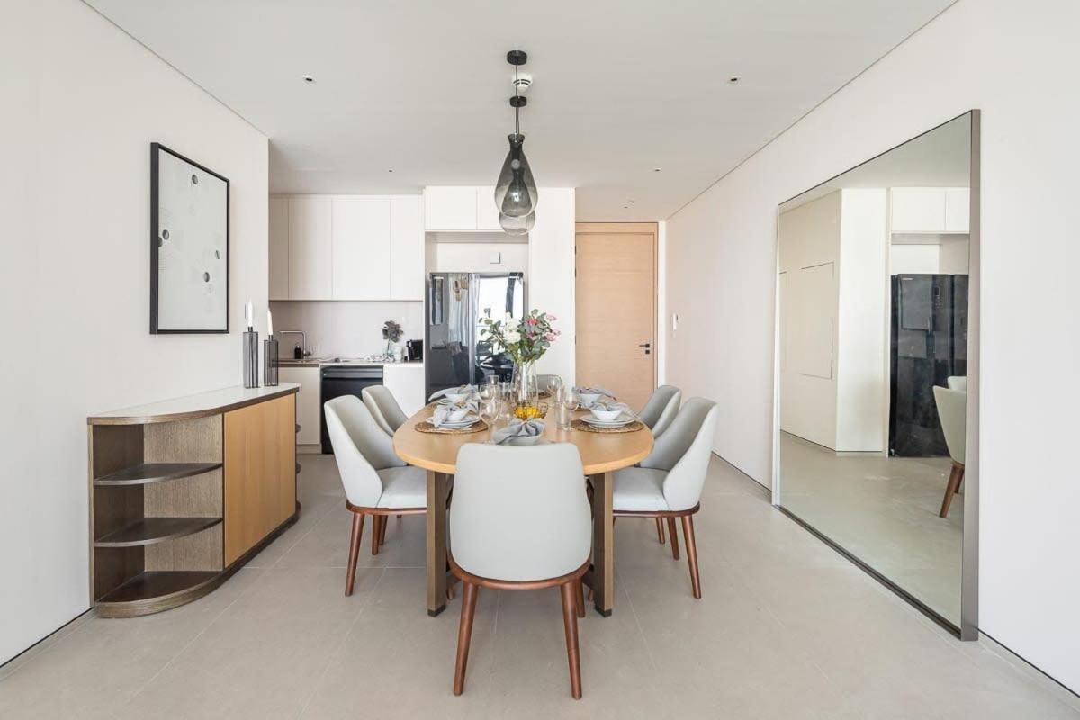 Frank Porter - The Address Jbr Dubai