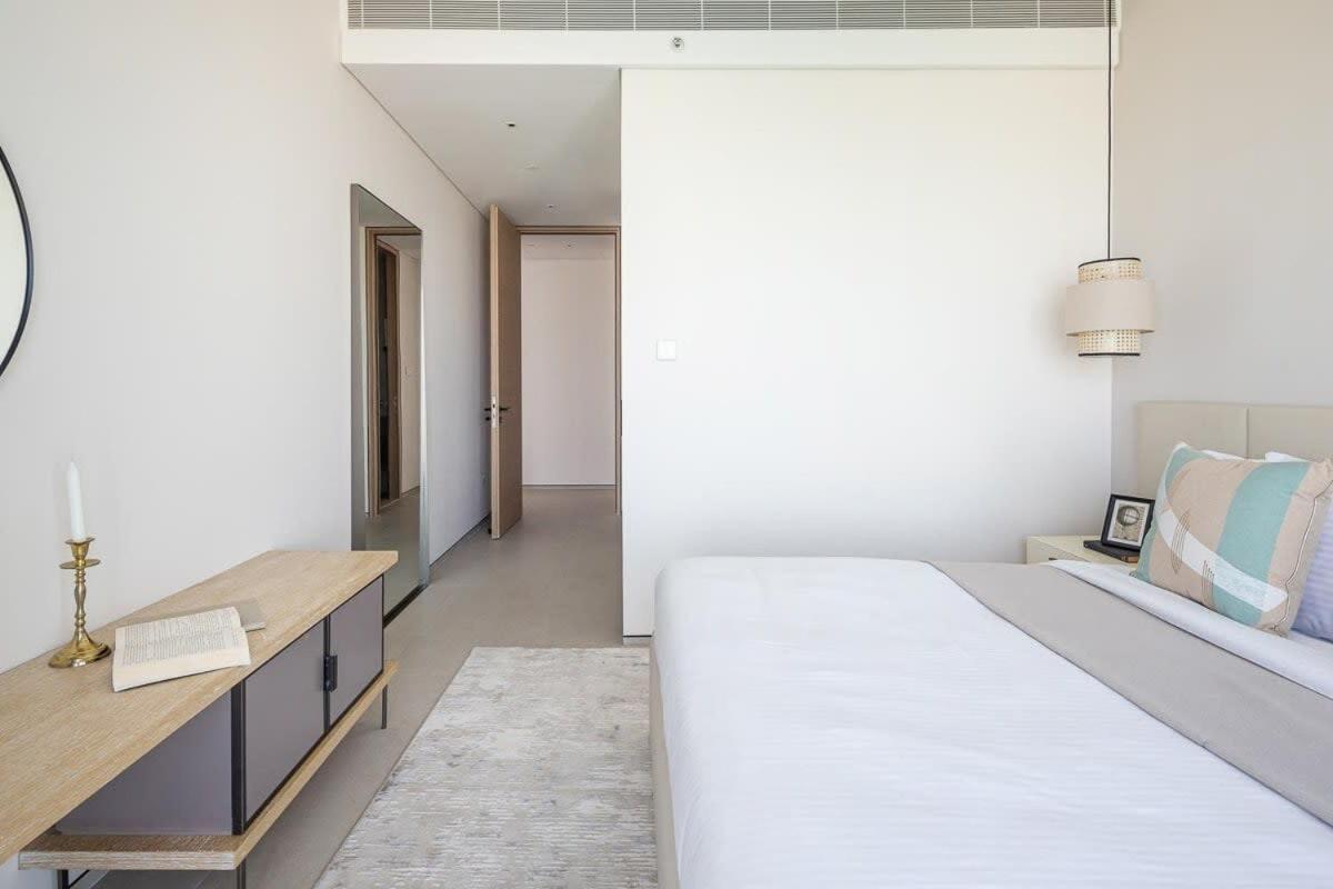 Frank Porter - The Address Jbr Apartment
