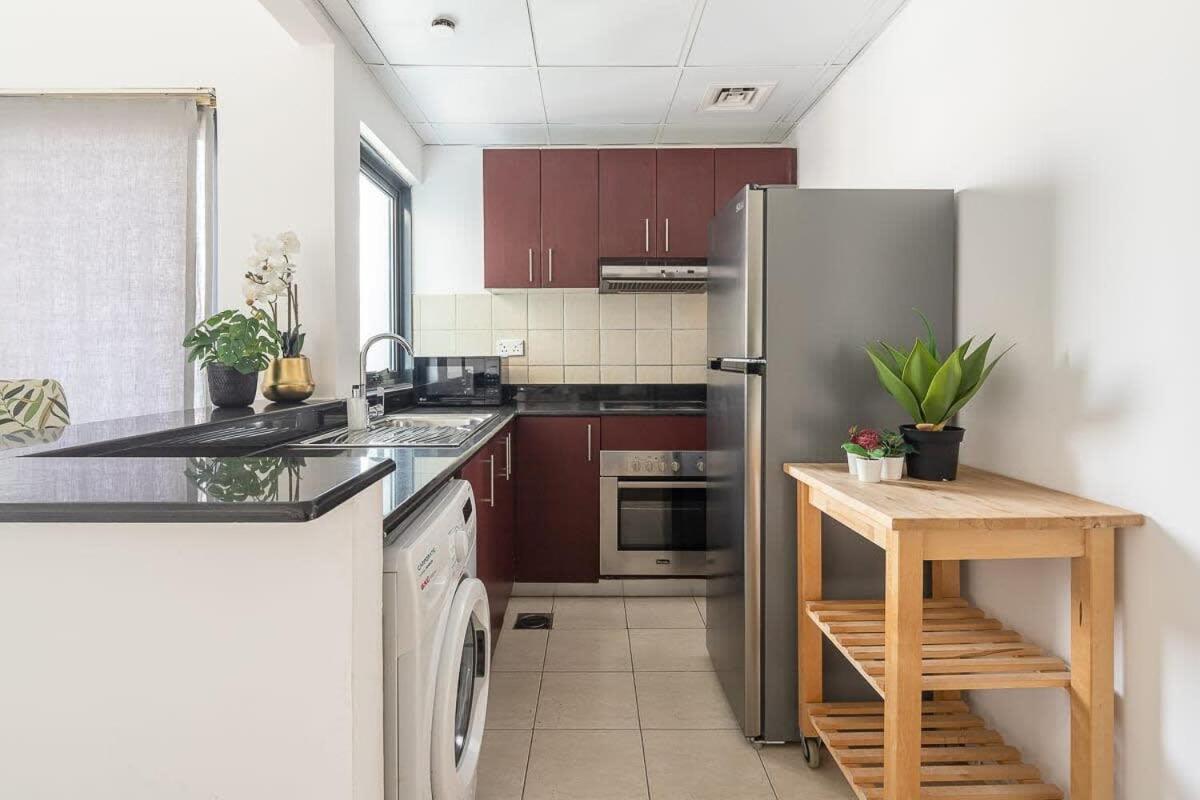 Frank Porter - Time Place Apartment Dubai