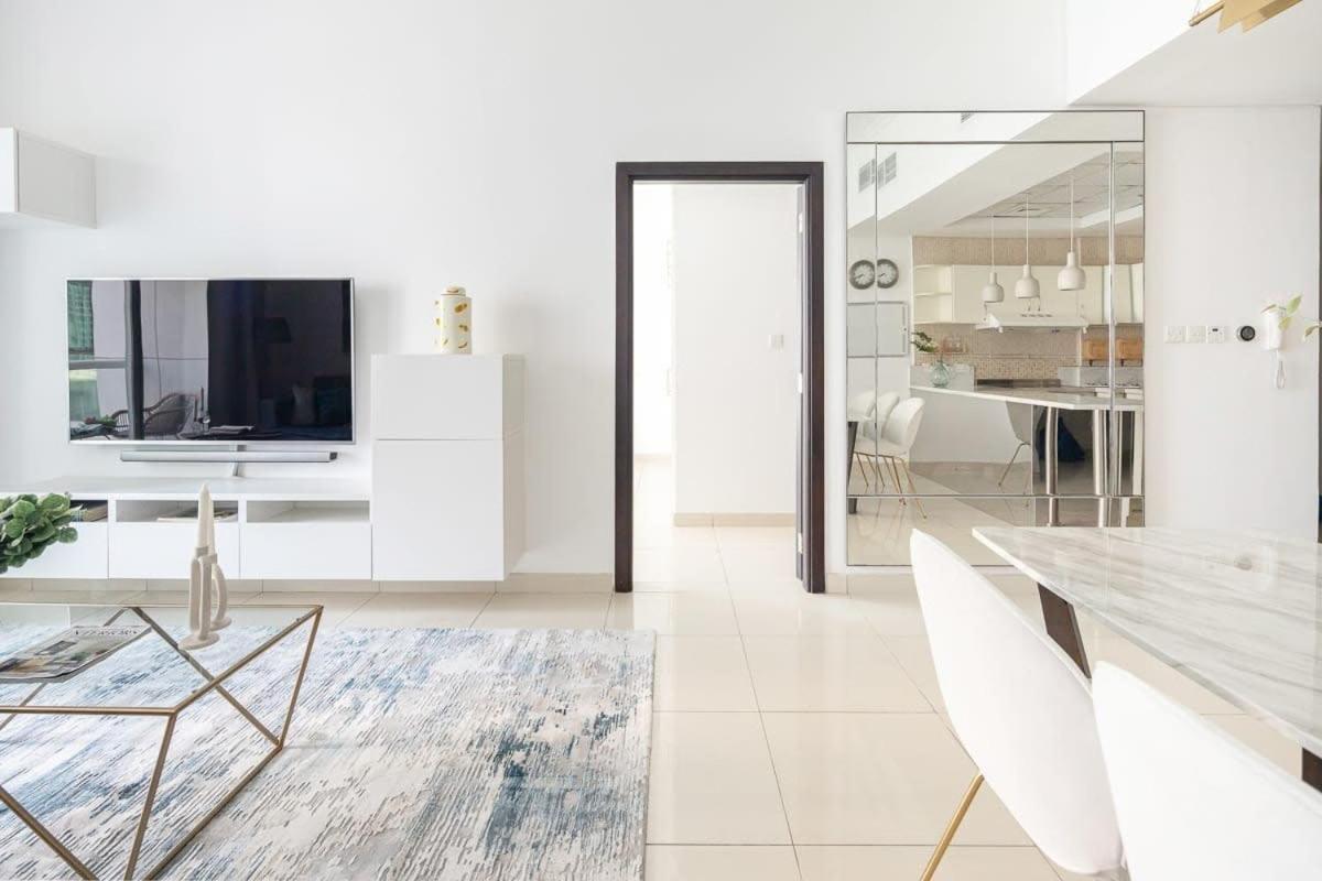 Frank Porter - The Atlantic Tower Apartment