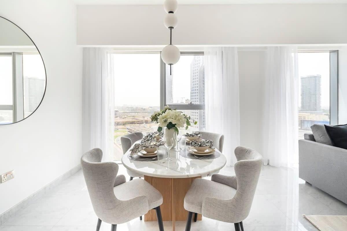 Frank Porter - Park Towers Dubai