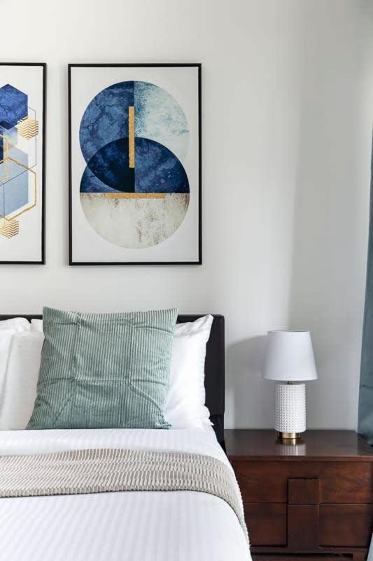 Frank Porter - Marina Quays Apartment *