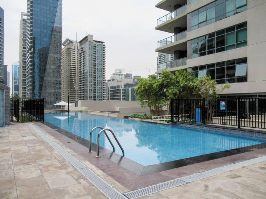 Frank Porter - Marina Quays Apartment