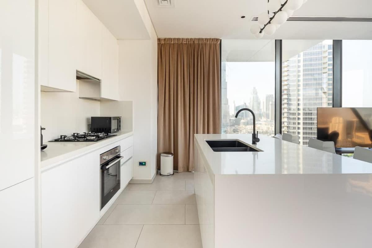 Frank Porter - Marquise Square Apartment