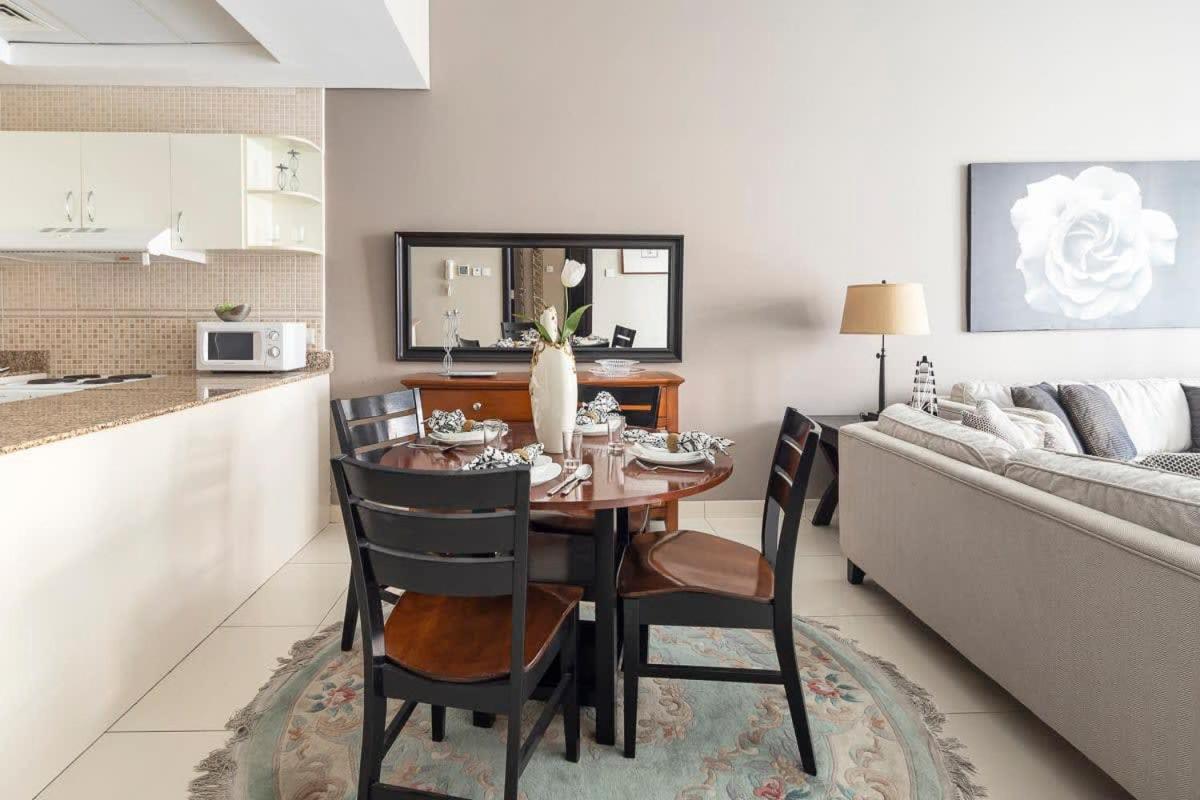 Frank Porter - Atlantic Tower 1 Apartment Dubai