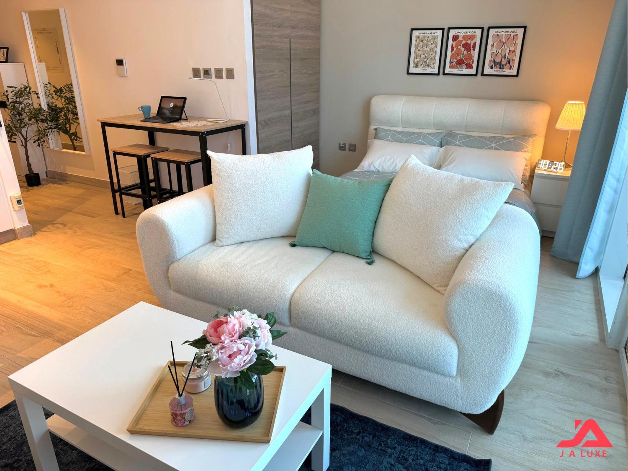 Apartment Stylish Marina & Sea View In One, Marina With Modern Gym & Pool, Steps To Jbr & Metro Dubai
