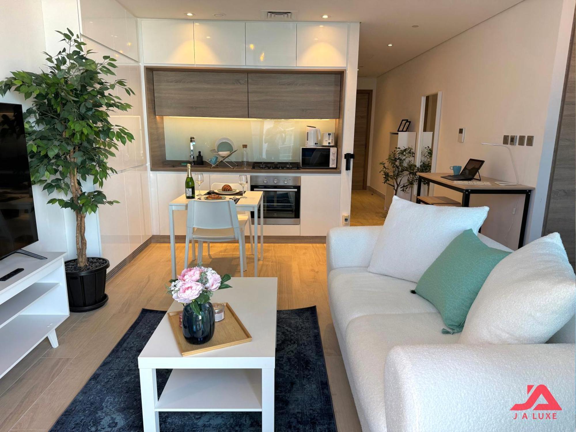Stylish Marina & Sea View In One, Marina With Modern Gym & Pool, Steps To Jbr & Metro Dubai