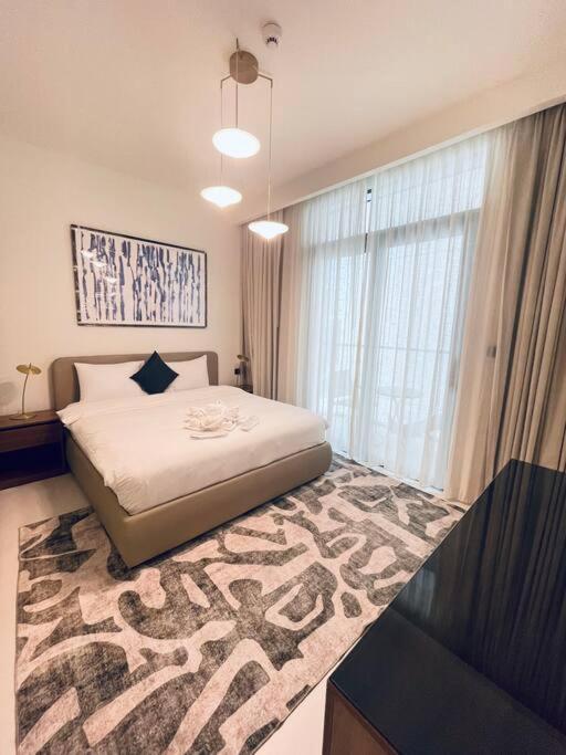 Marina Vista Luxury: 1-br With Breathtaking Views Apartment