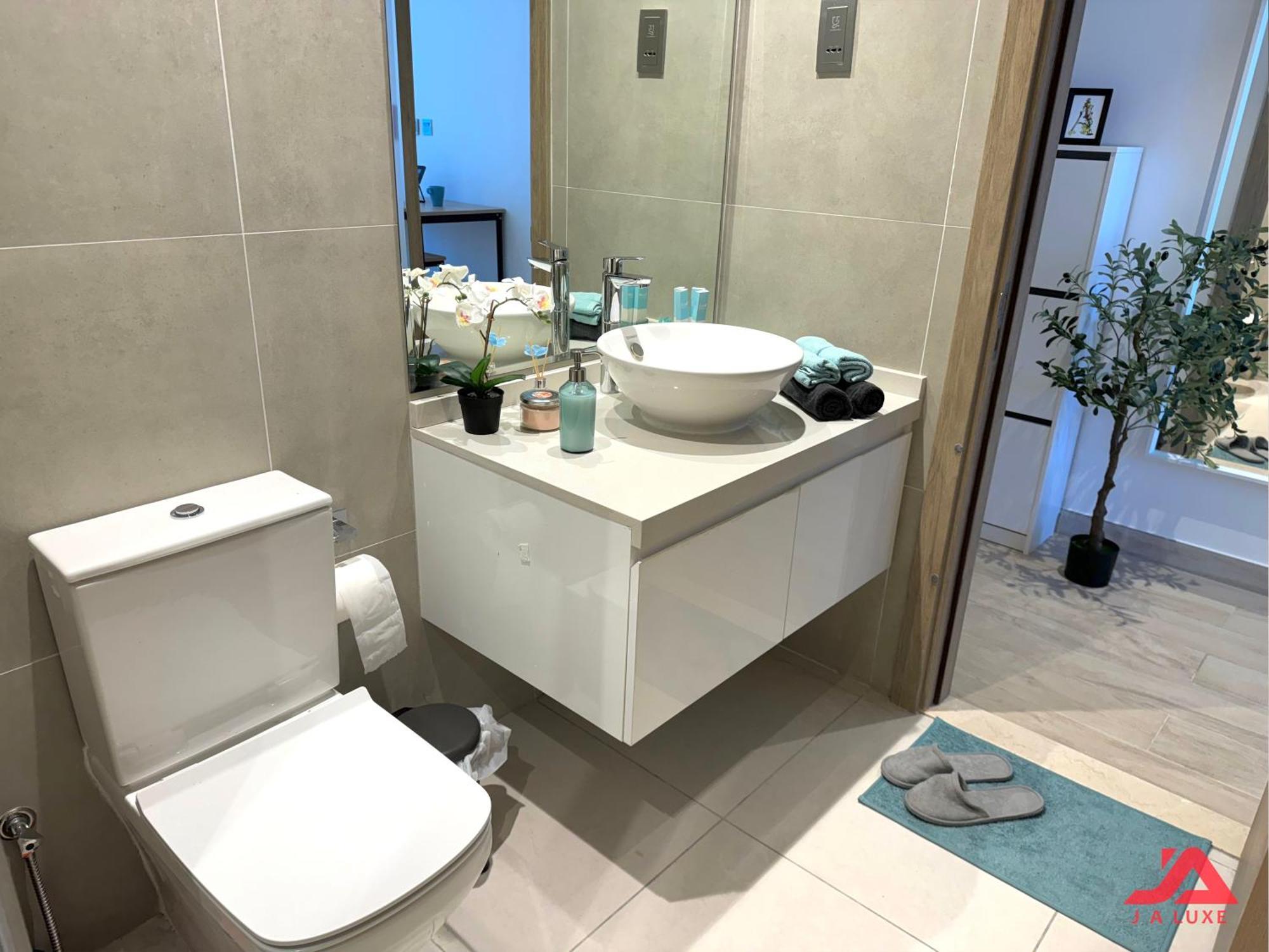Apartment Stylish Marina & Sea View In One, Marina With Modern Gym & Pool, Steps To Jbr & Metro *