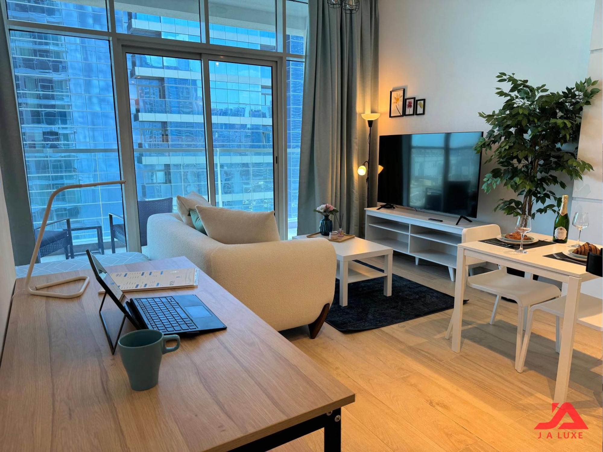 Stylish Marina & Sea View In One, Marina With Modern Gym & Pool, Steps To Jbr & Metro Apartment Dubai
