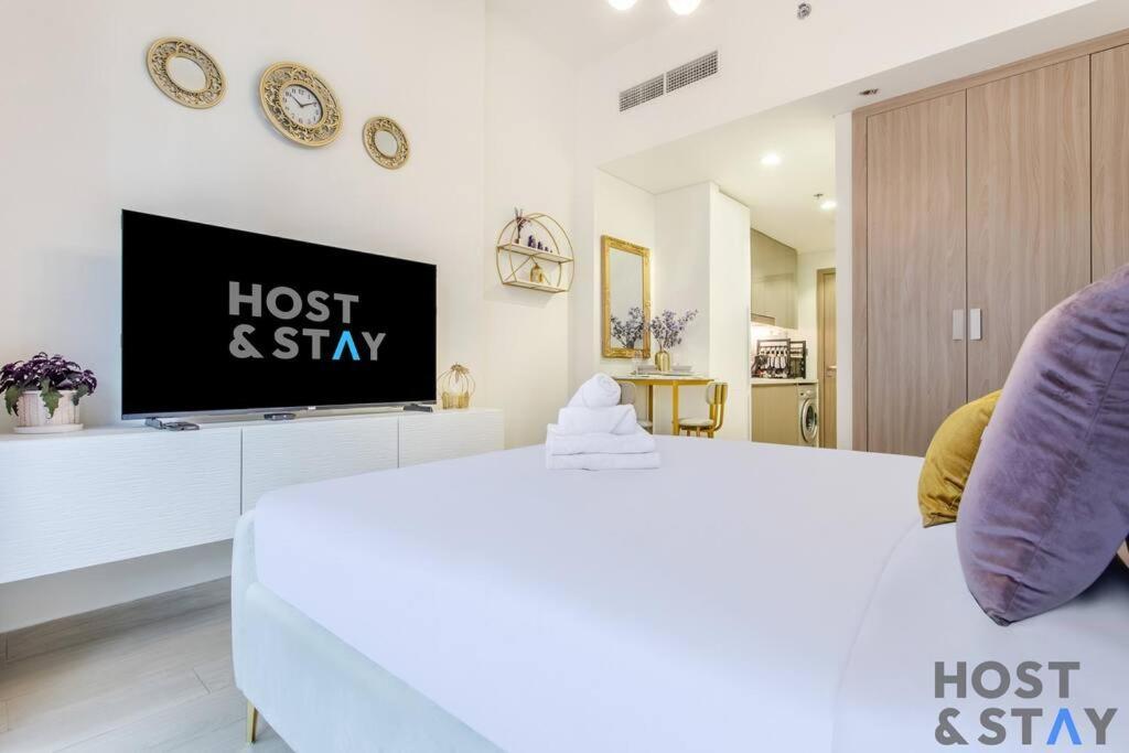 Cozy In Azizi Rivera, Mbr - Host & Apartment Dubai