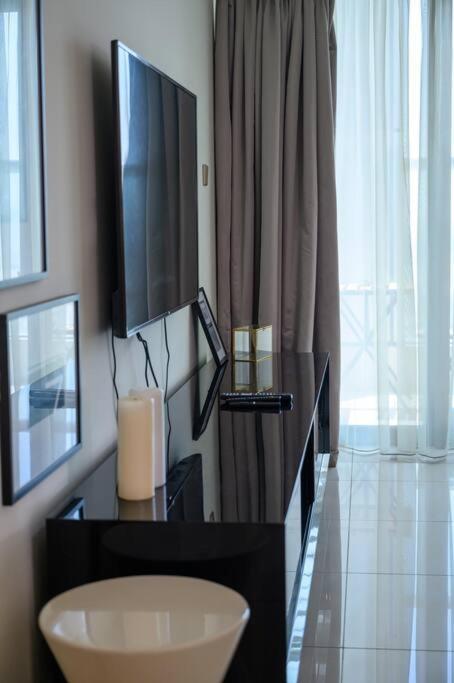 Veluxa - Fabulous 1bed In Paramount! * Dubai