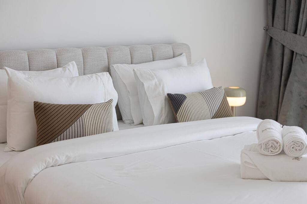 Seaview 3king Bed- Private Beach * Dubai