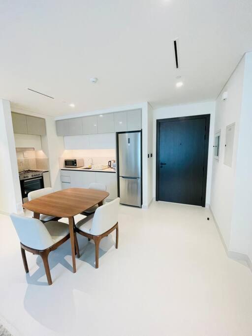Marina Vista Luxury: 1-br With Breathtaking Views *