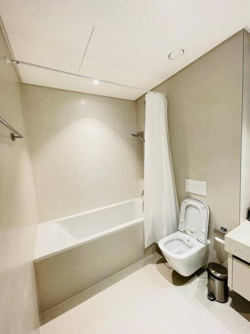 Apartment Marina Vista Luxury: 1-br With Breathtaking Views Dubai