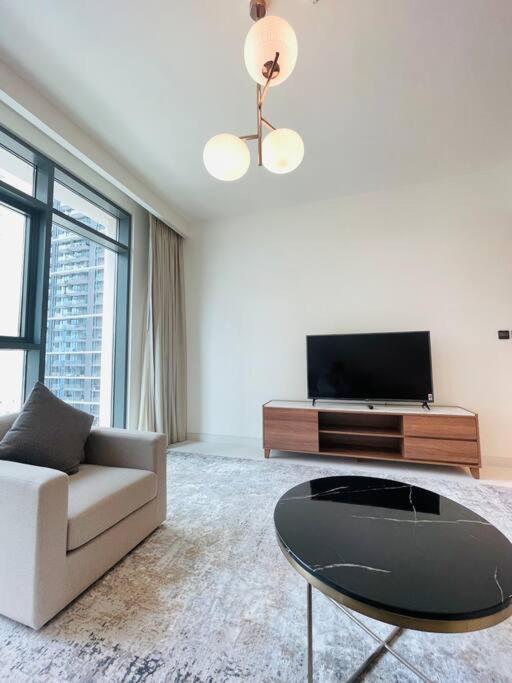 Marina Vista Luxury: 1-br With Breathtaking Views Apartment *