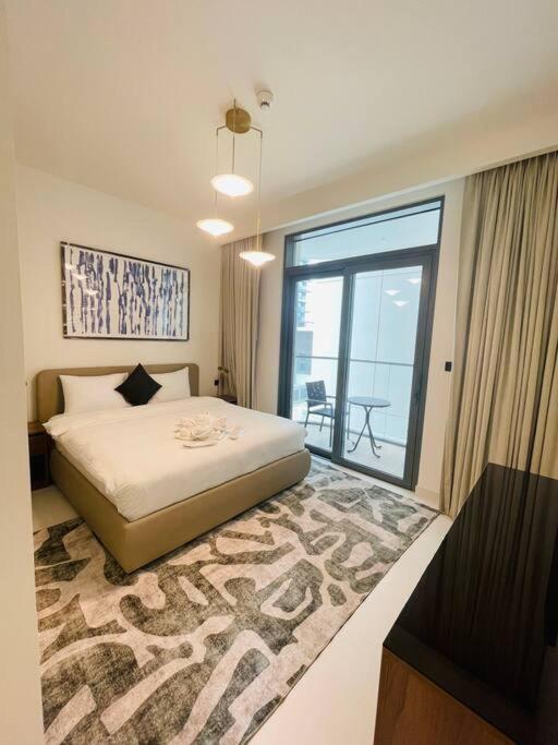 Marina Vista Luxury: 1-br With Breathtaking Views *