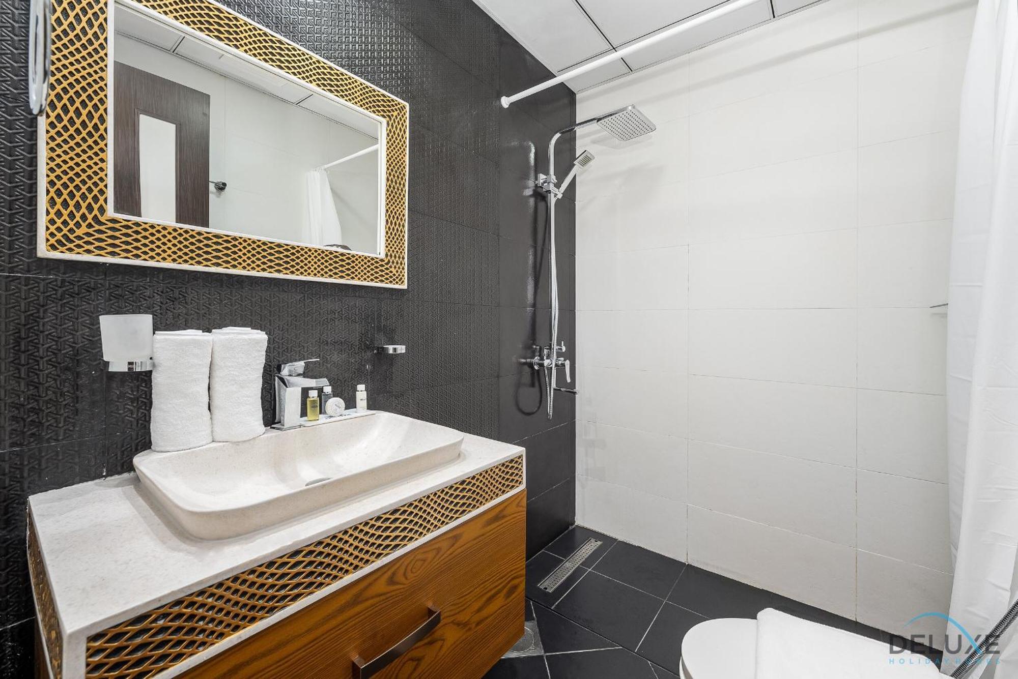 Rate Of The Week Modern With Canal Views By Deluxe Homes Apartamento