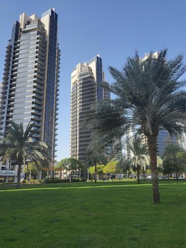 Burj Al Nujoom Downtown, Mall, Fountain Views & Burj Khalifa