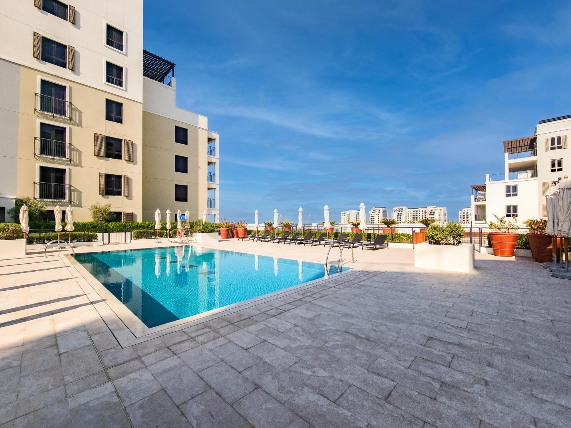 Splendid Brand New Near The Apartment Dubai