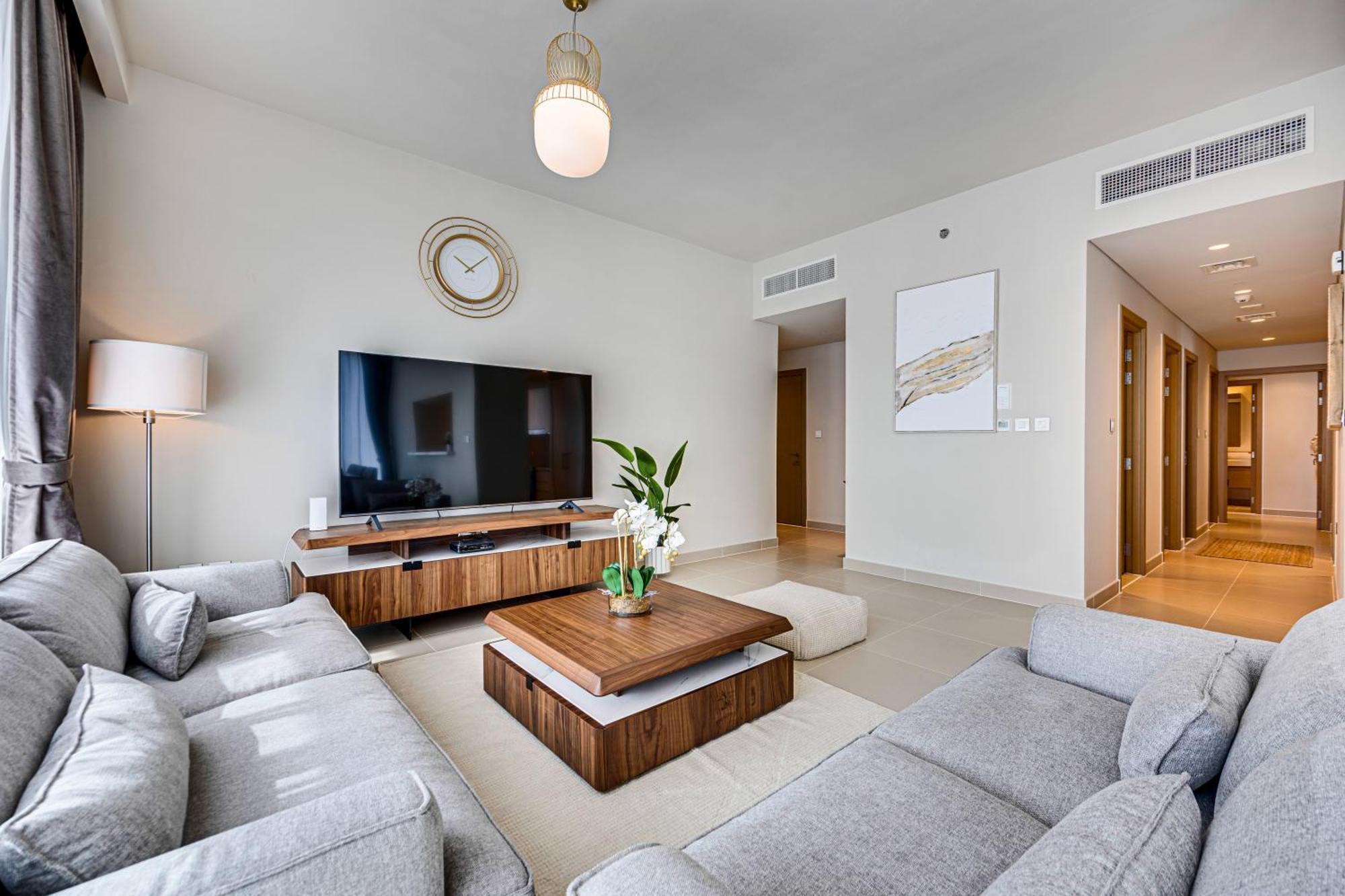 Comfy Family In Creek Harbour Apartment Dubai