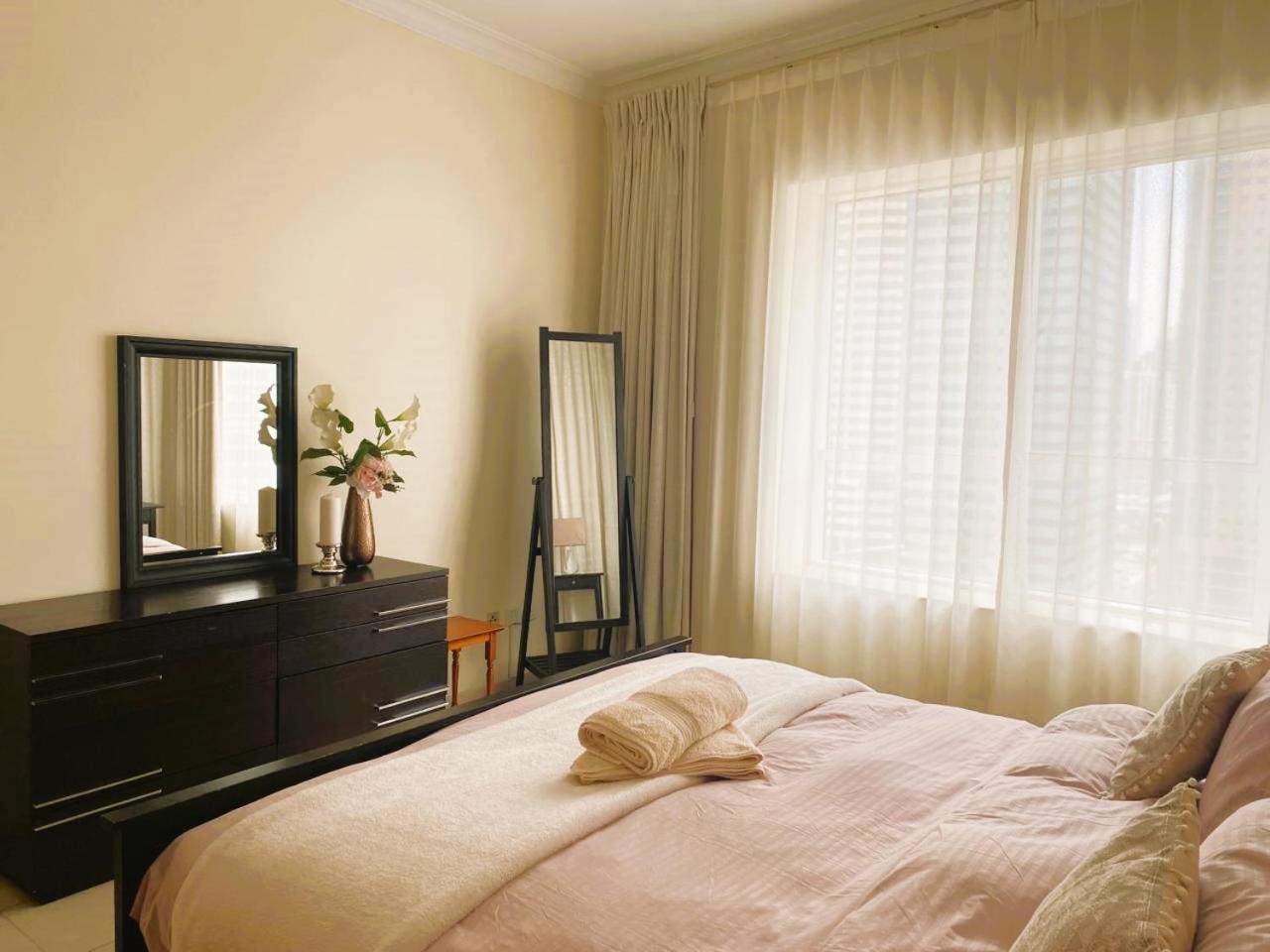 Apartment Delux Studio Apartment Dubai Marina The Bay 5 Min Beach Jbr & 3 Min To Tram Station