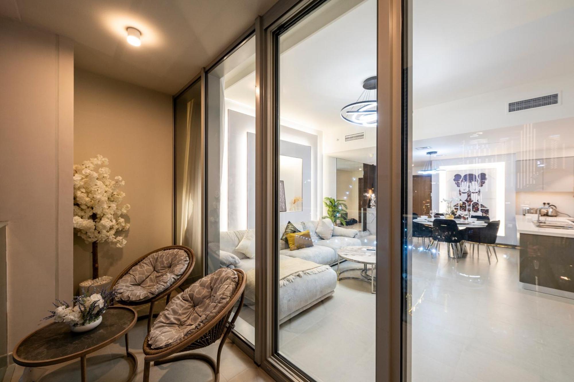 Apartment 3 Bedrooms Tower 1- Downtown Skylight *