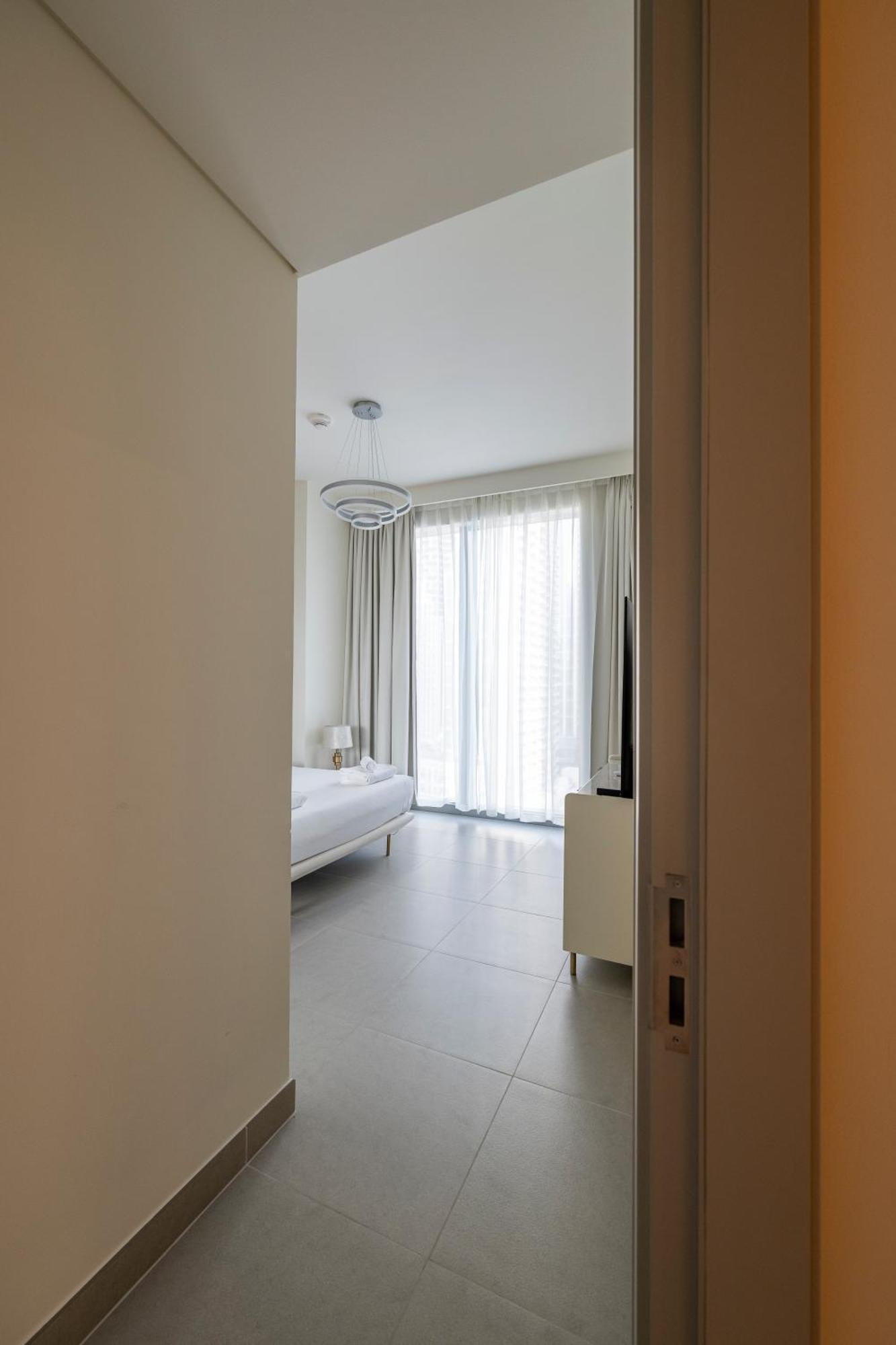 Apartment 3 Bedrooms Tower 1- Downtown Skylight Dubai