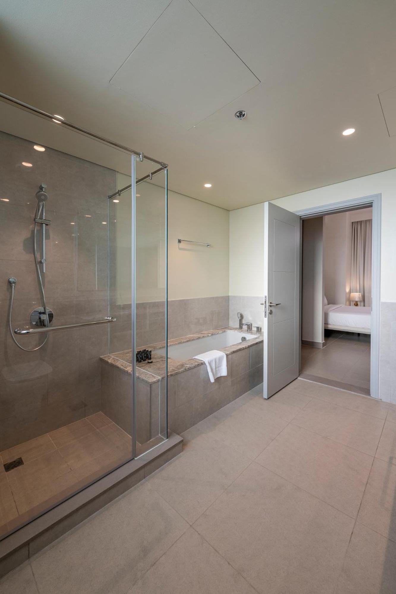 Apartment 3 Bedrooms Tower 1- Downtown Skylight