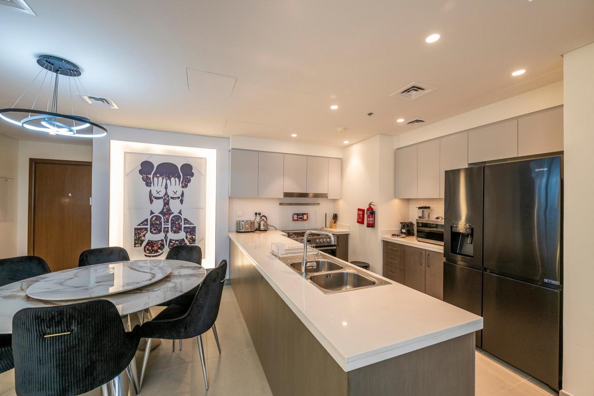 3 Bedrooms Tower 1- Downtown Skylight *