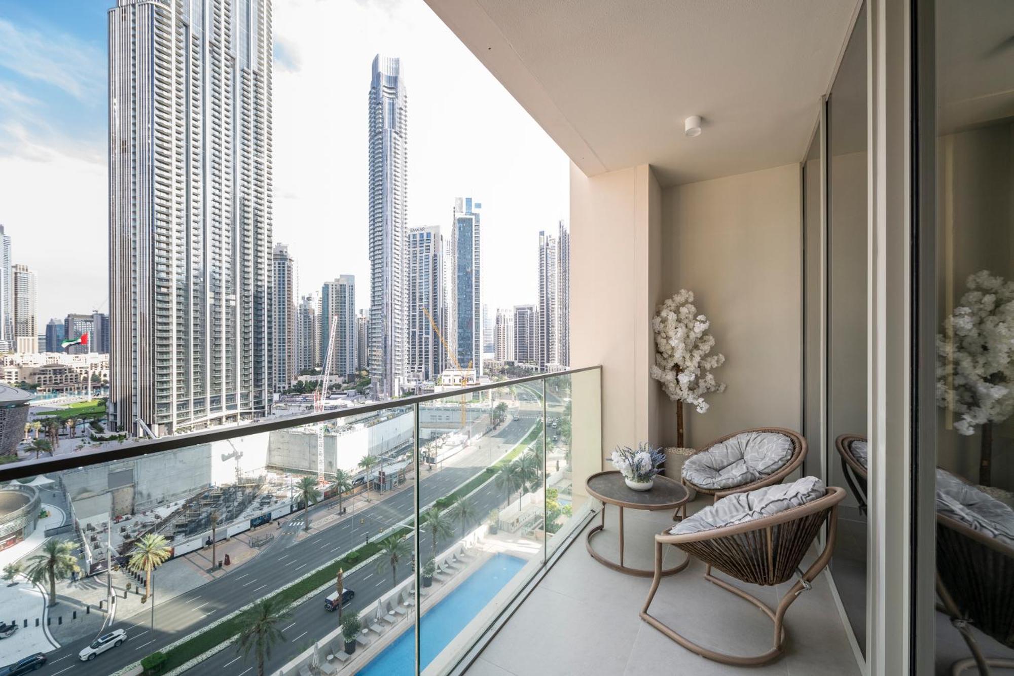 Apartment 3 Bedrooms Tower 1- Downtown Skylight *