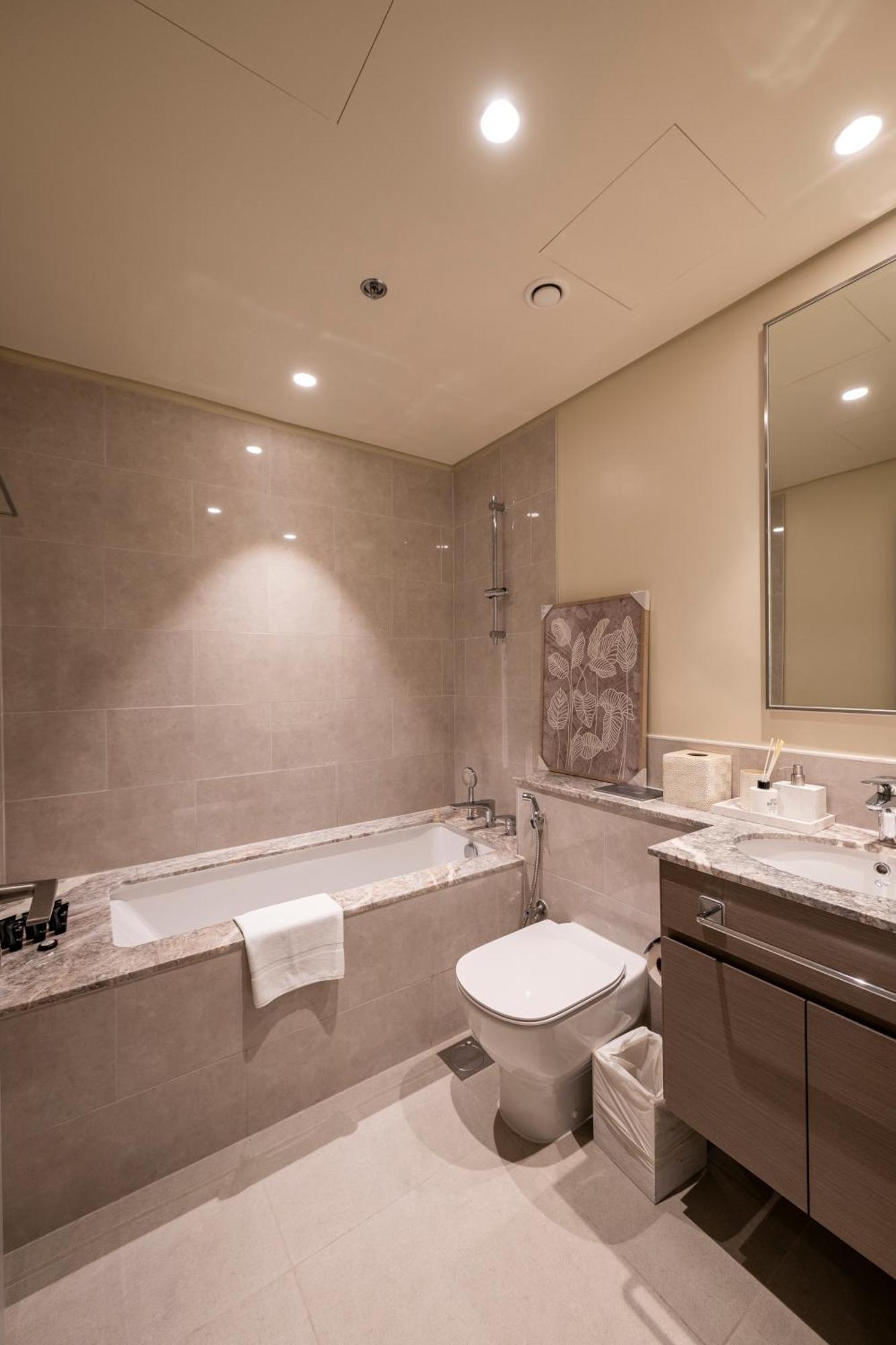 3 Bedrooms Tower 1- Downtown Skylight *