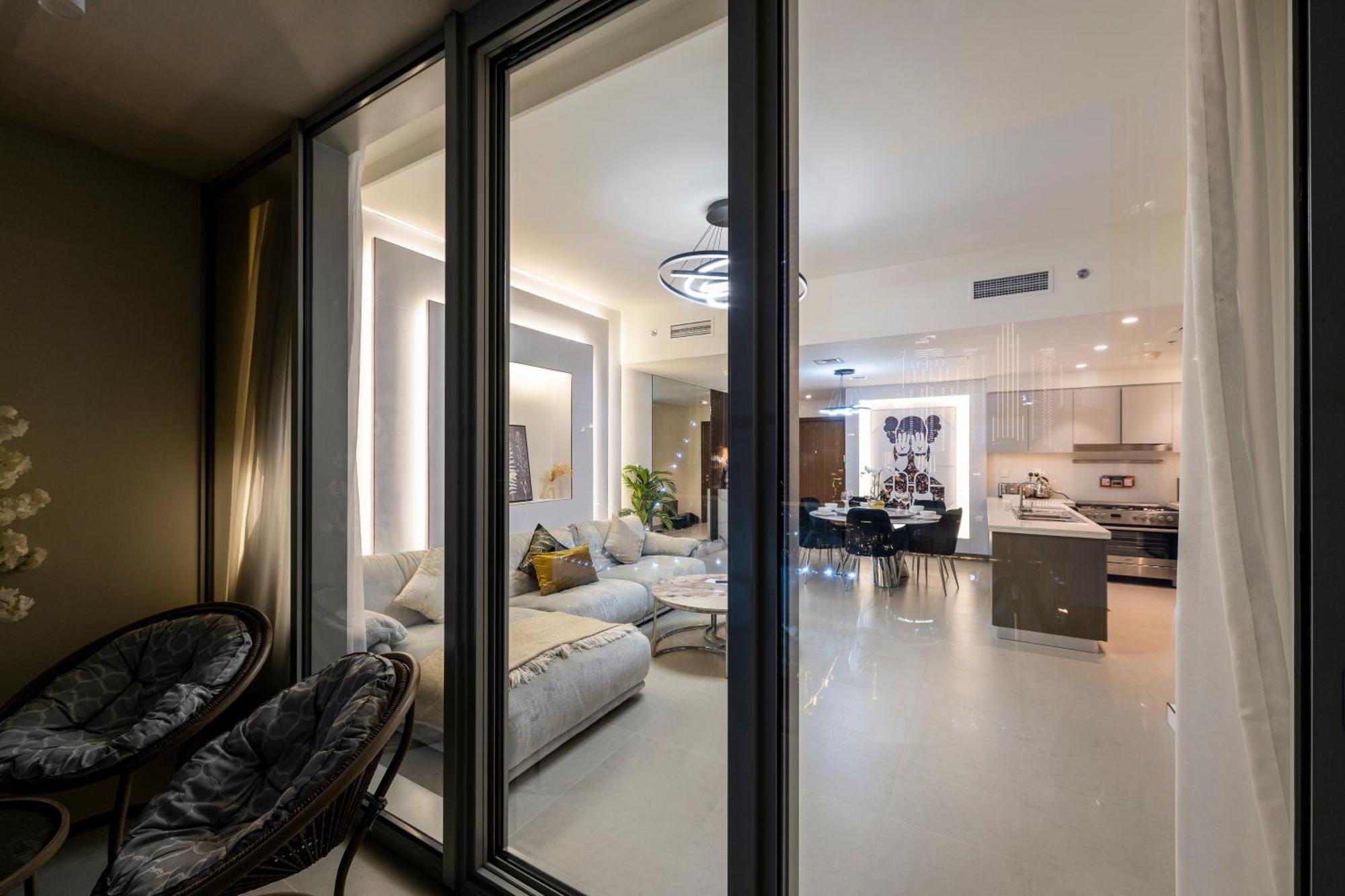 Apartment 3 Bedrooms Tower 1- Downtown Skylight Dubai