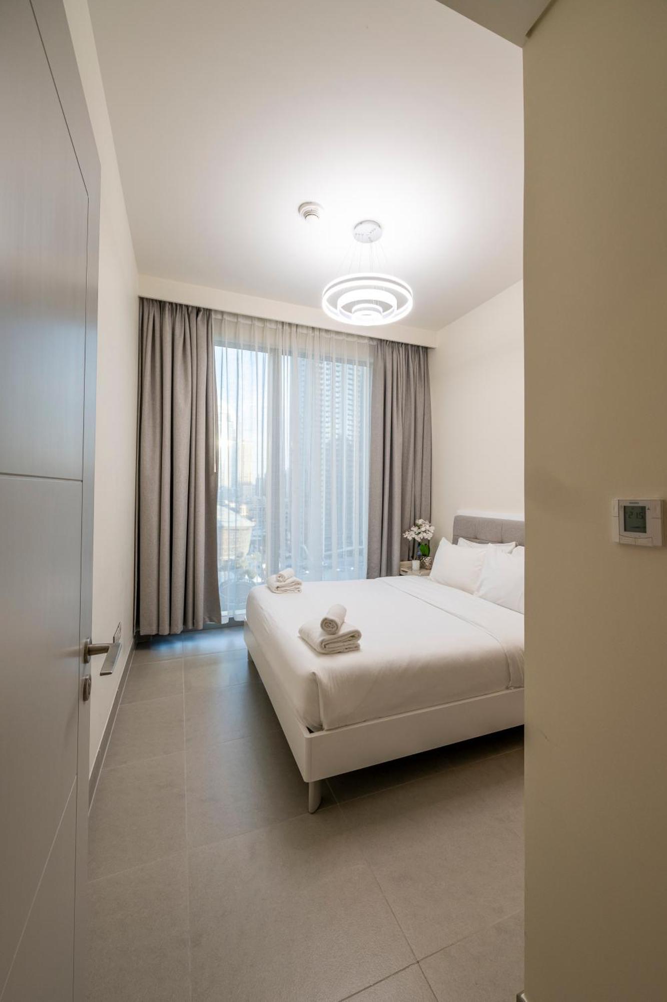 3 Bedrooms Tower 1- Downtown Skylight Apartment